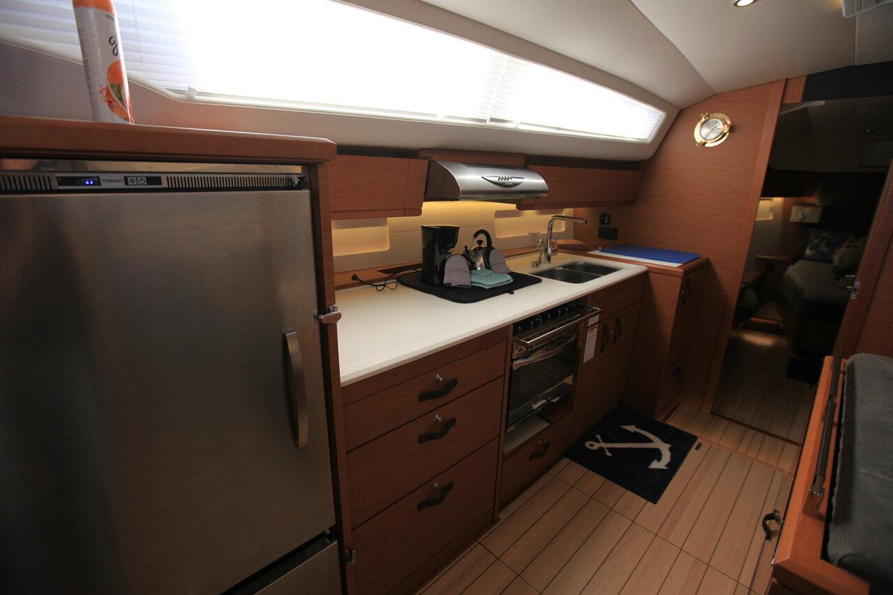 Jeanneau 54 - 3 cab. - Silvergirl, picture 7