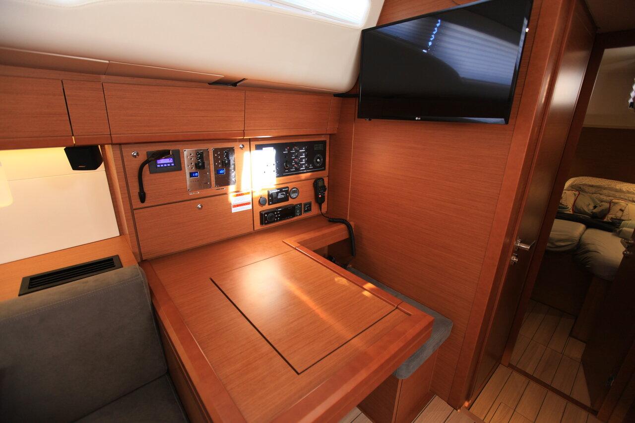 Jeanneau 54 - 3 cab. - Silvergirl, picture 9