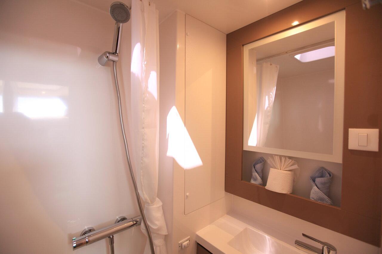 Fountaine Pajot Saona 47 Quintet - 5 + 1 cab. - Three Sheets, picture 26