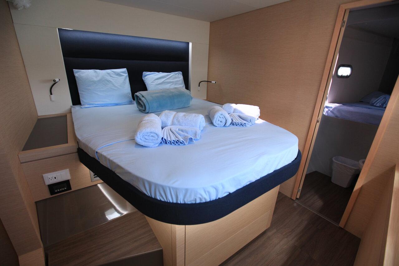 Fountaine Pajot Saona 47 Quintet - 5 + 1 cab. - Three Sheets, picture 18