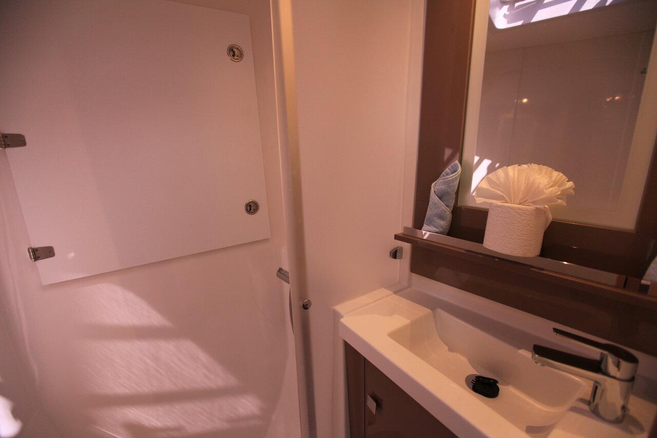 Fountaine Pajot Saona 47 Quintet - 5 + 1 cab. - Three Sheets, picture 25