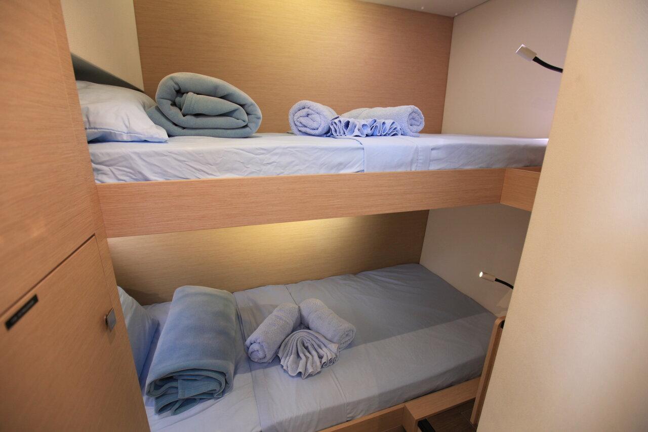 Fountaine Pajot Saona 47 Quintet - 5 + 1 cab. - Three Sheets, picture 20