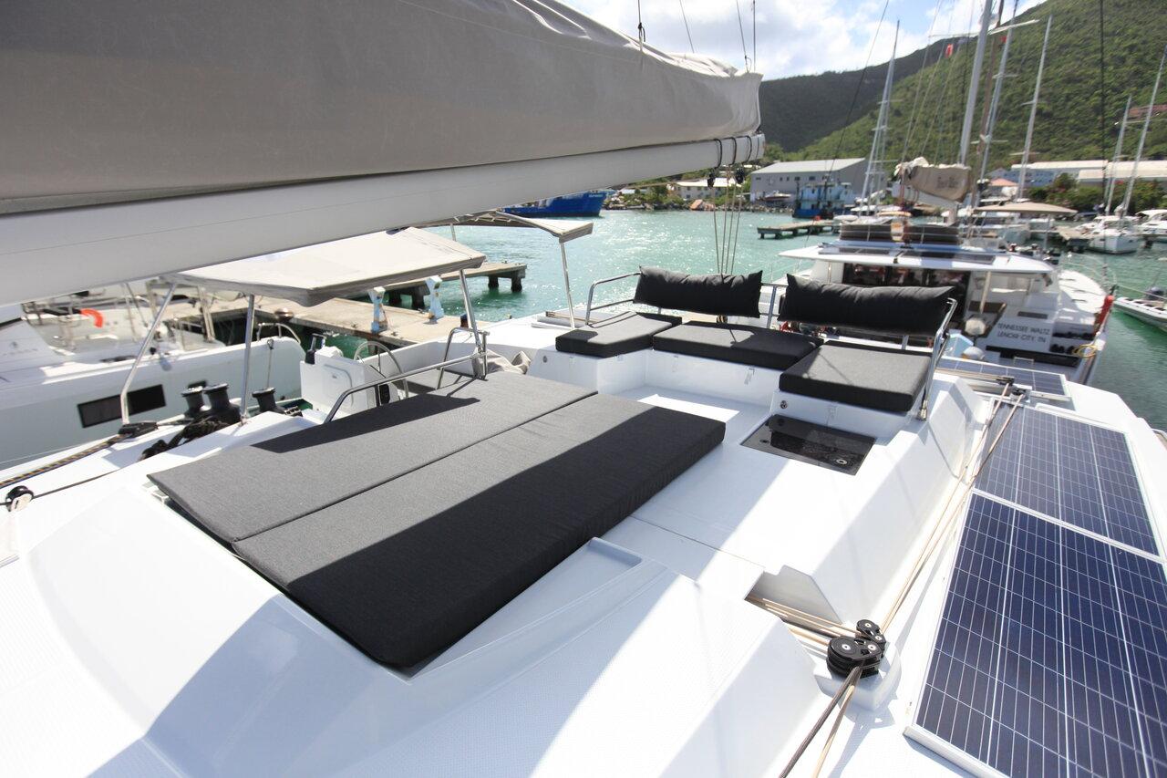 Fountaine Pajot Saona 47 Quintet - 5 + 1 cab. - Three Sheets, picture 6
