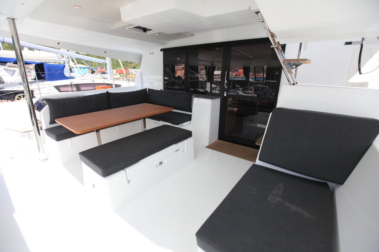 Fountaine Pajot Saona 47 Quintet - 5 + 1 cab. - Three Sheets, picture 11