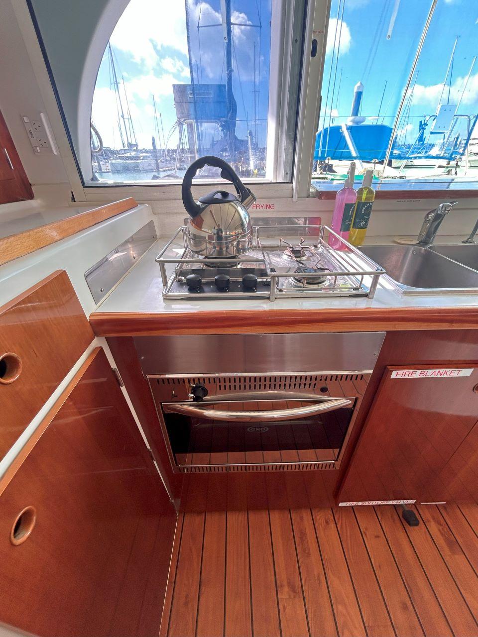 Lagoon 380 - 4 cab. - LUNASEA , picture 7