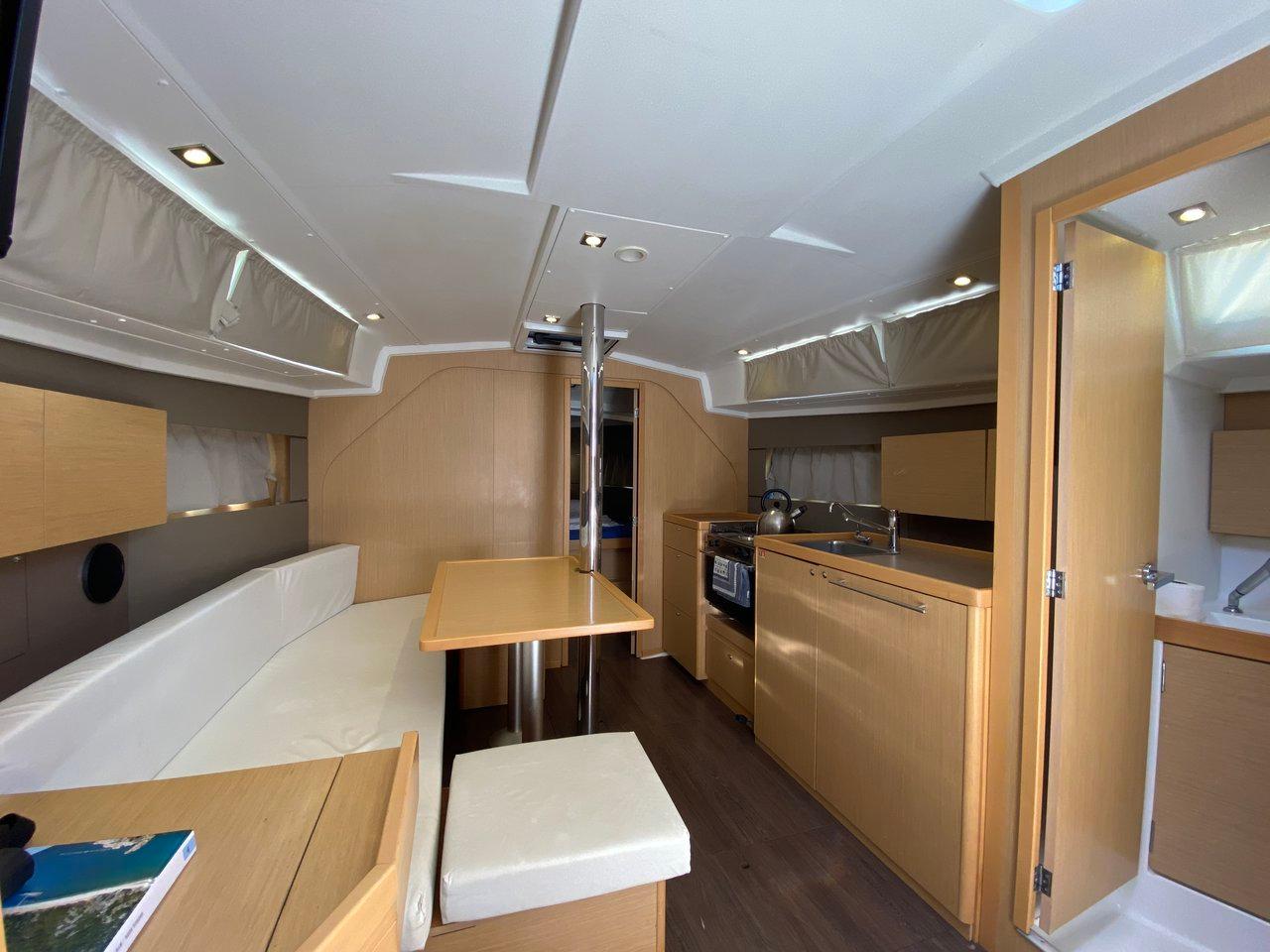 Oceanis 38 - 3 cab. - Solar, picture 6