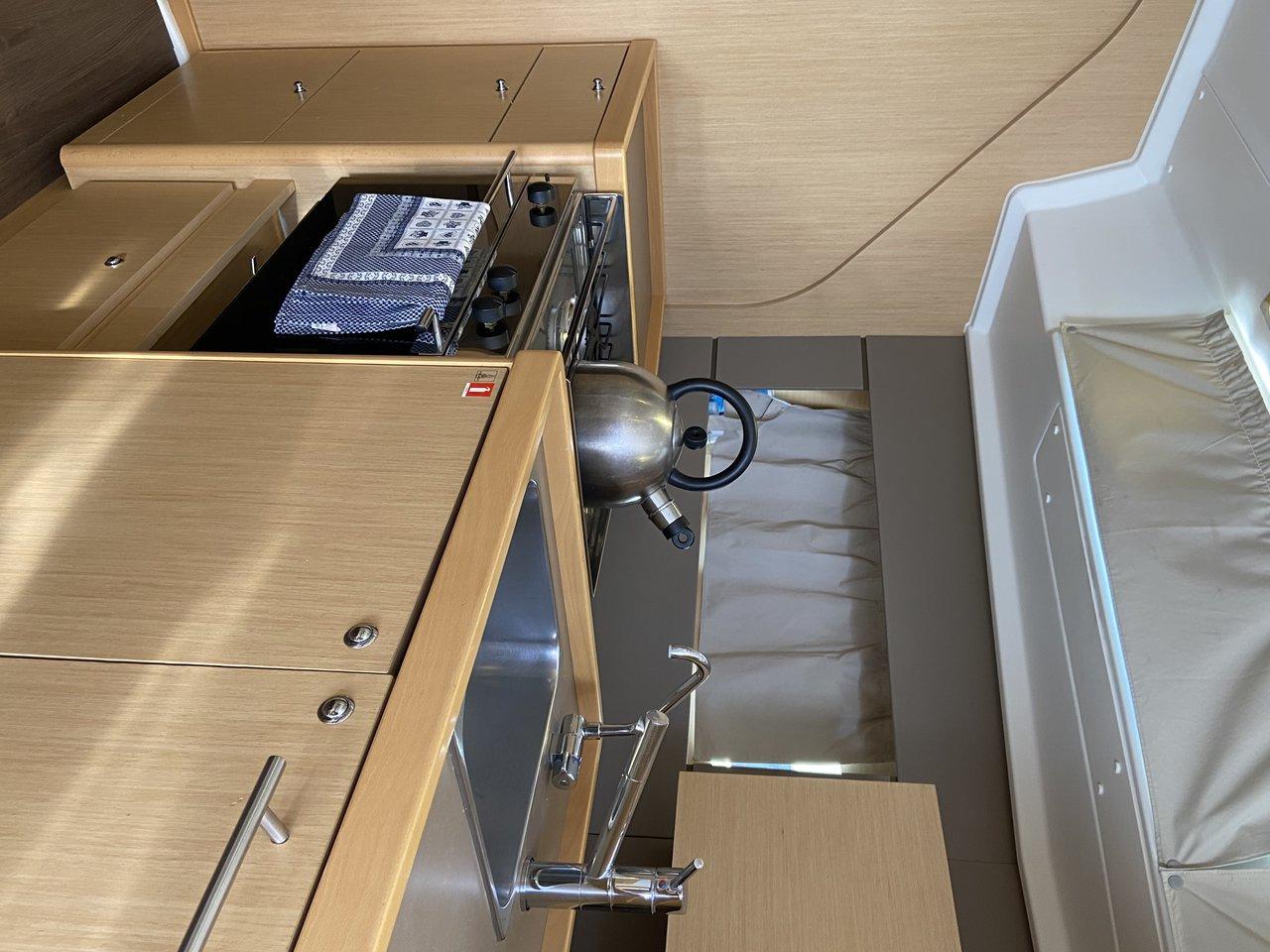 Oceanis 38 - 3 cab. - Solar, picture 8