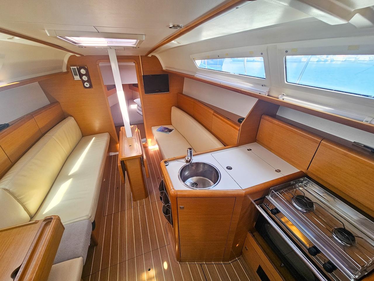 Sun Odyssey 33i - 2 cab. - Energy, picture 4