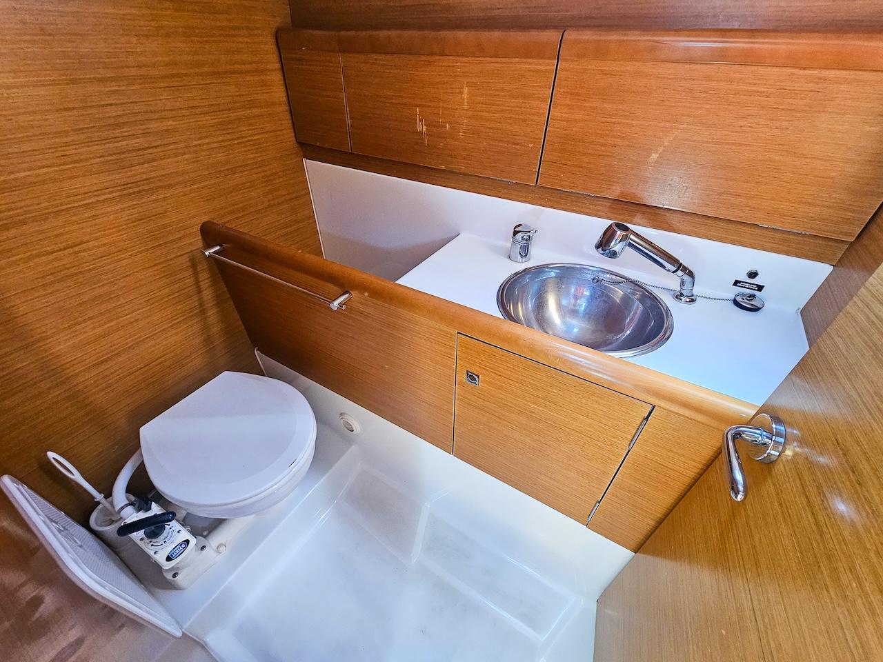 Sun Odyssey 33i - 2 cab. - Energy, picture 7