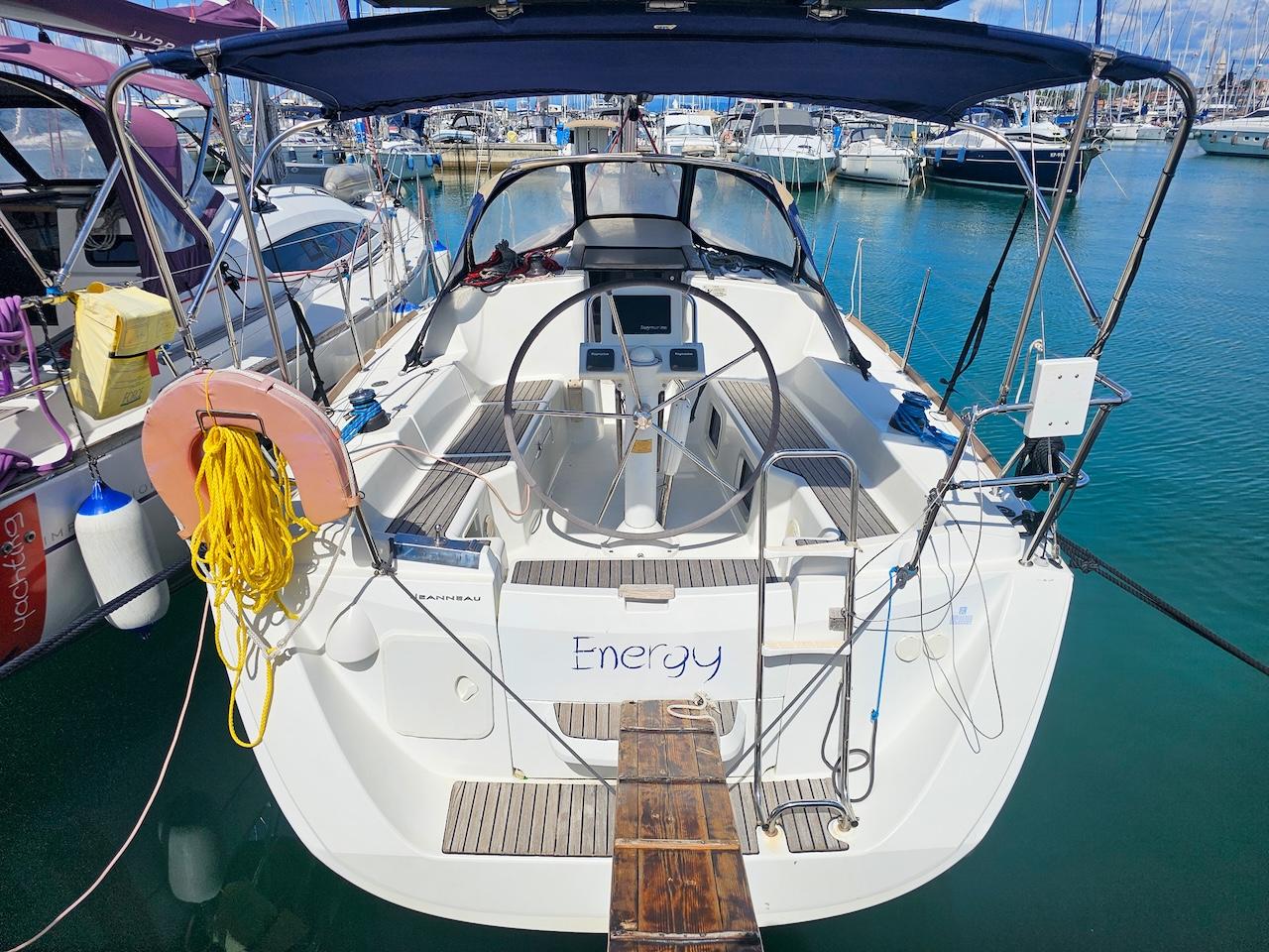 Sun Odyssey 33i - 2 cab. - Energy, picture 1