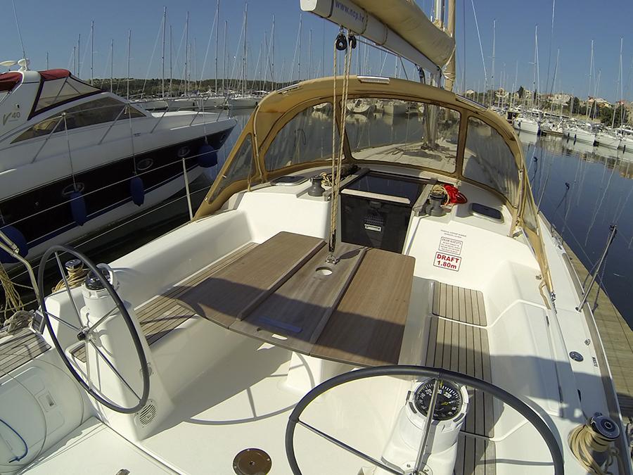 Dufour 335 GL - Lara, picture 7