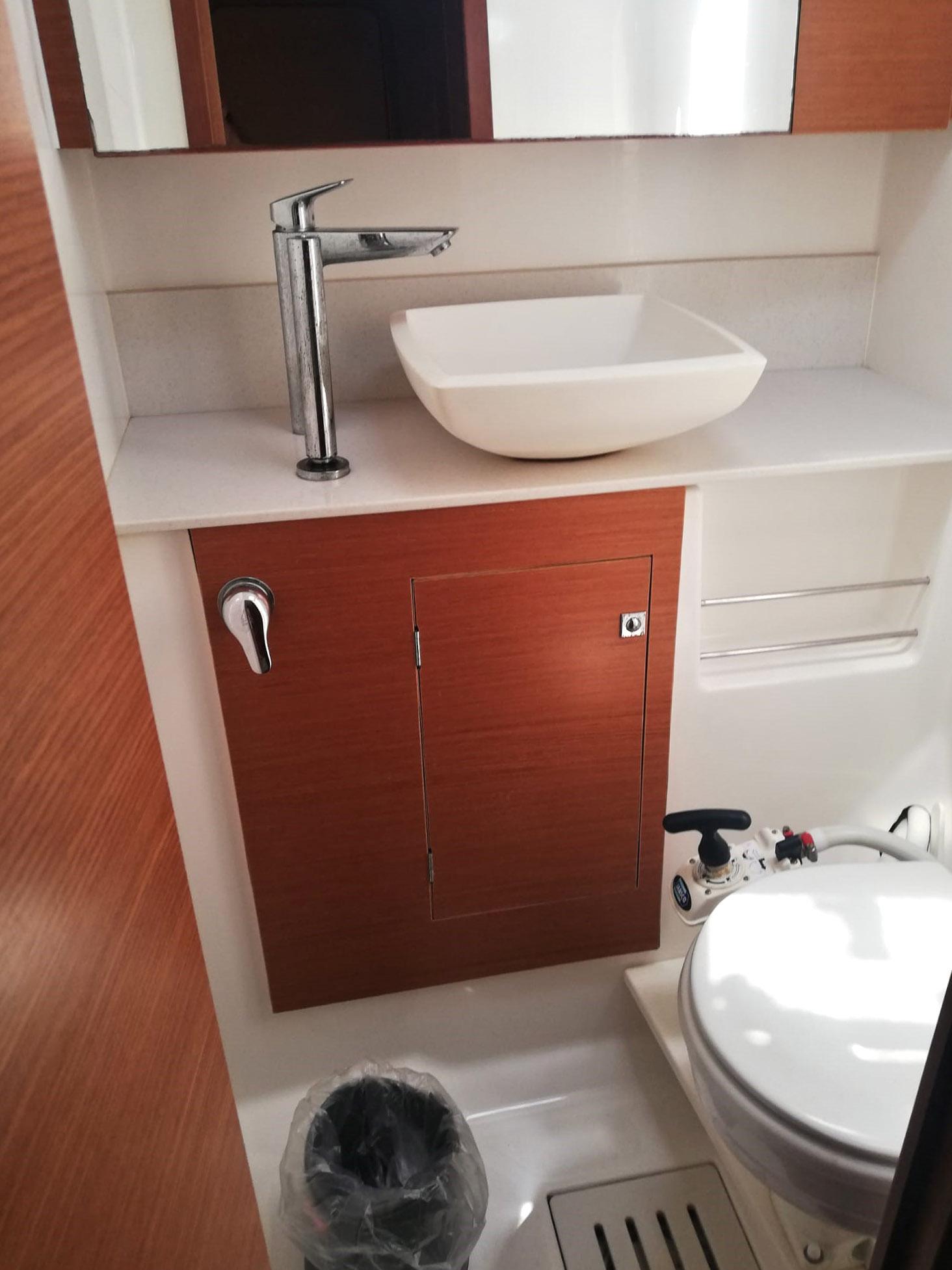 Dufour 520 GL - Warriors Tale , picture 10