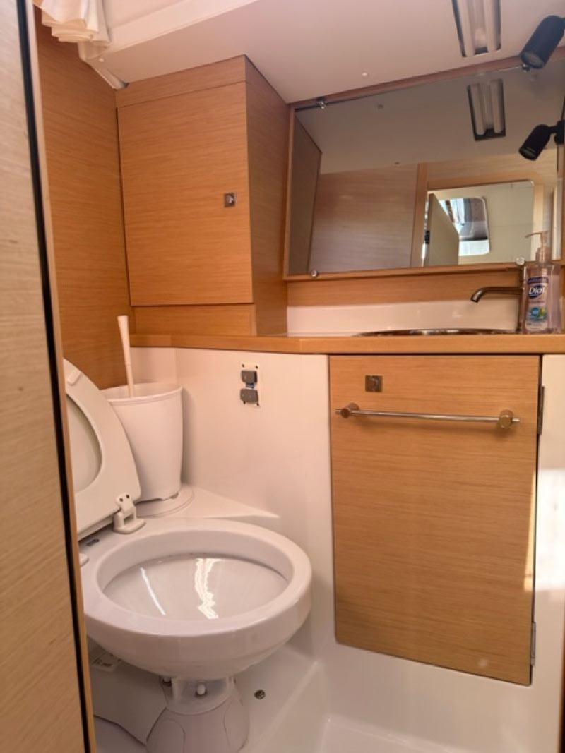 Sun Odyssey 389 - 39 North, picture 12