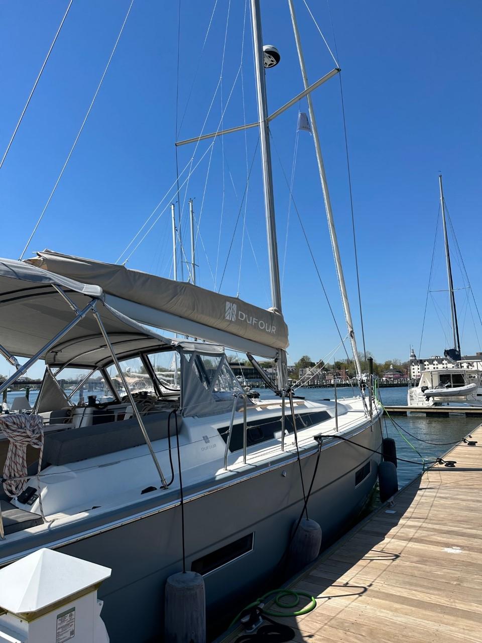 Dufour 430 - 3 cab. - Opportune Moment, picture 6