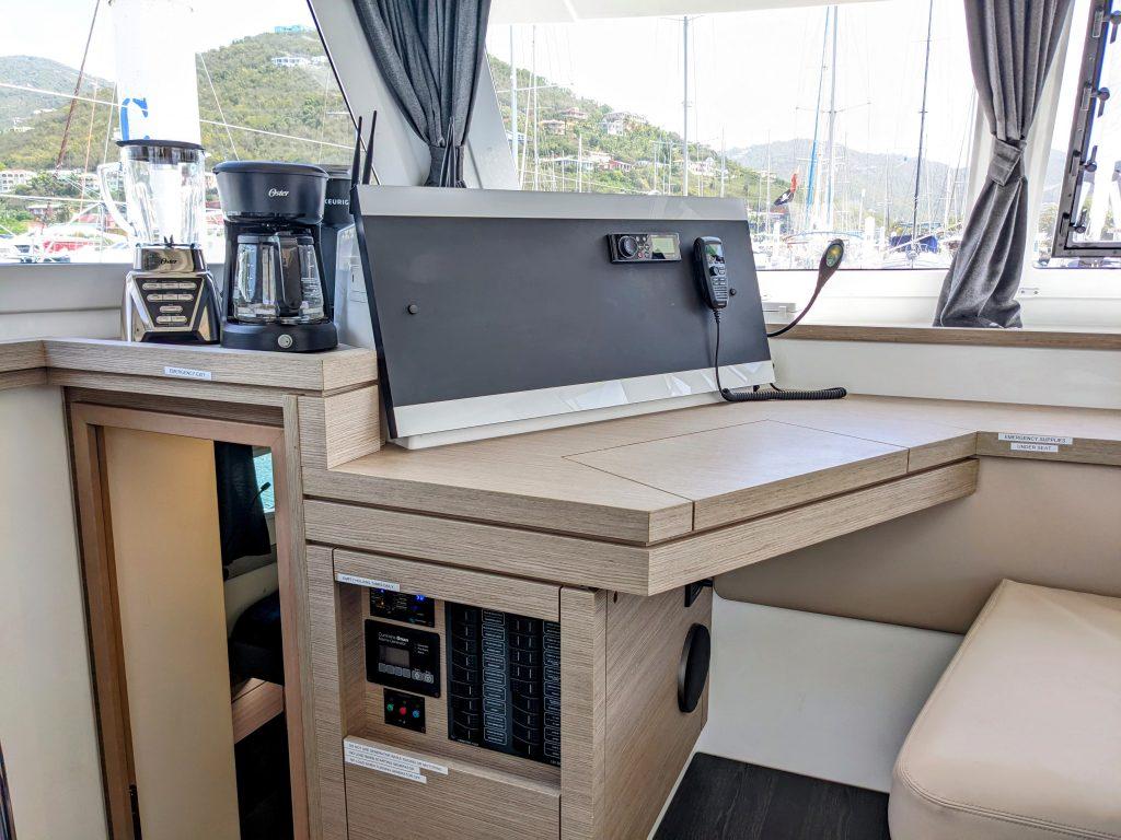 Fountaine Pajot Lucia 40 - 4 cab. - Infinite Blue, picture 8