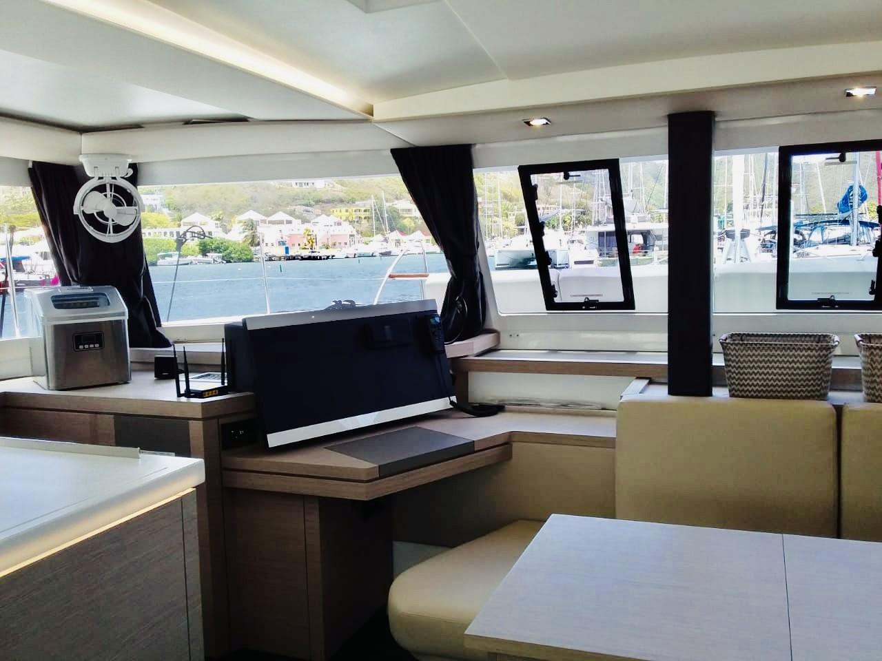 Fountaine Pajot Astrea 42 Maestro - Serene Blue, picture 9