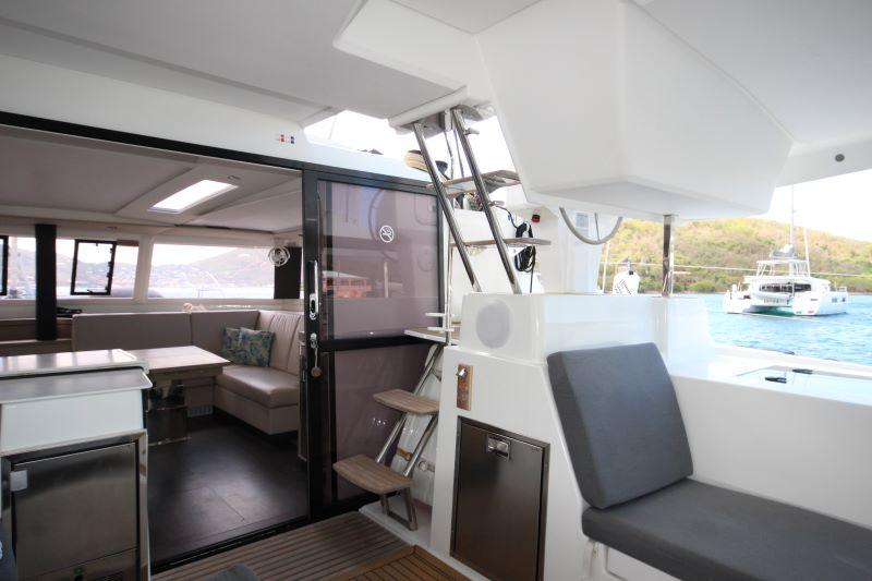 Fountaine Pajot Saona 47 - 5 cab. - La Belle Vie, picture 11