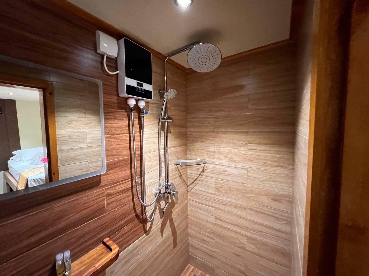 North Seven - North Seven Liveaboard, picture 31