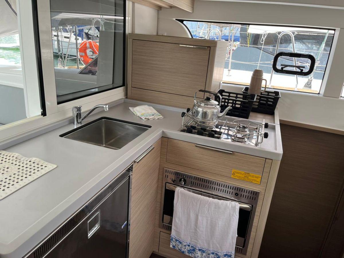 Lagoon 40 - 4 cab. - Balacobaco, picture 6