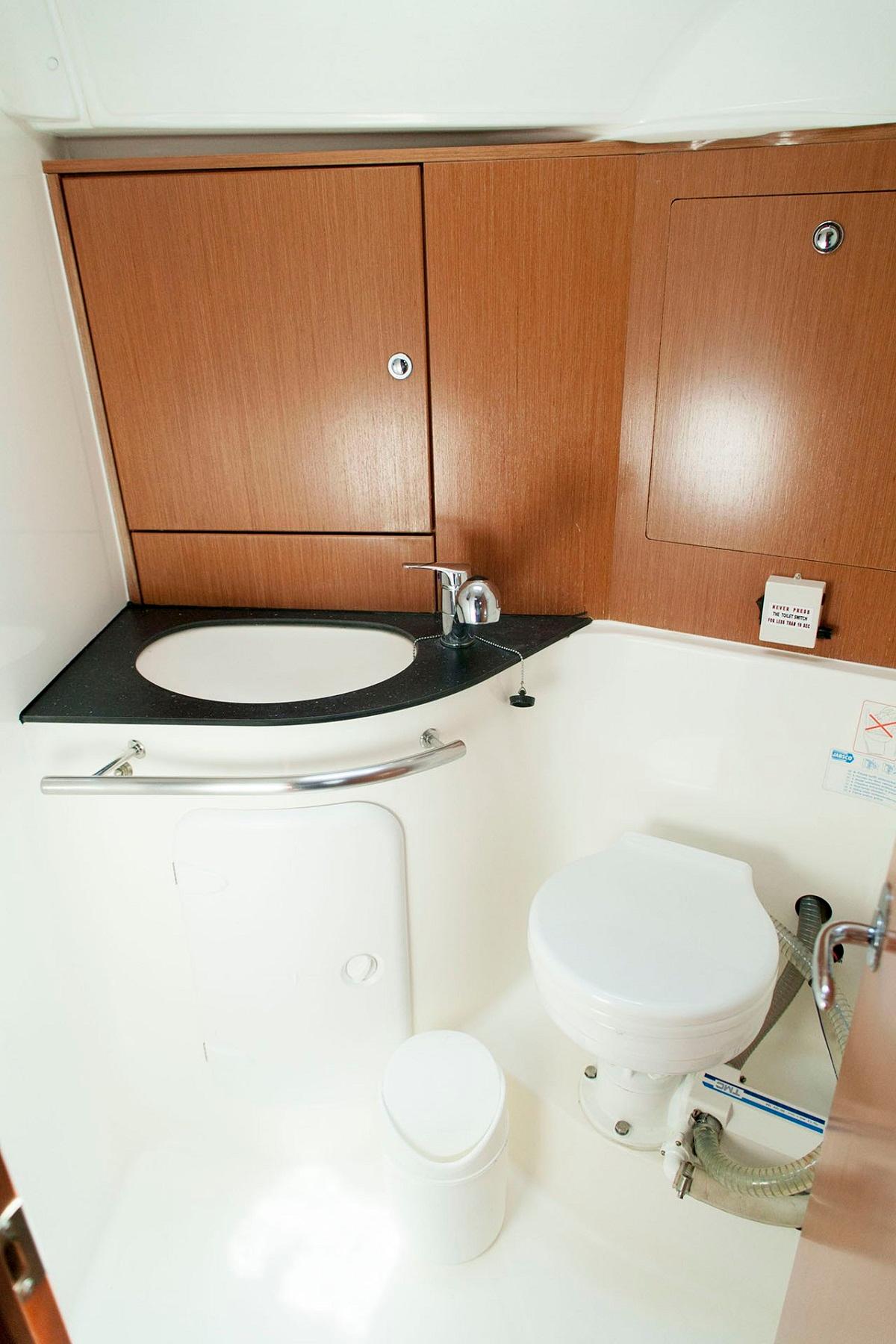 Bavaria 43 Cruiser - Constantina, picture 24