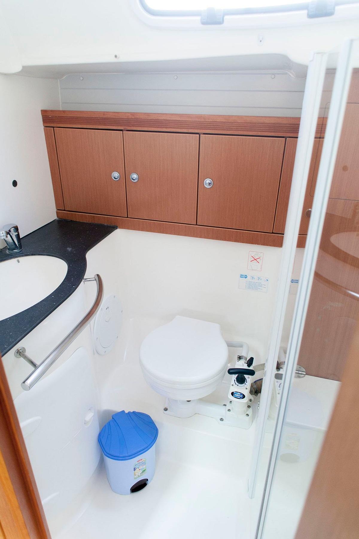 Bavaria 43 Cruiser - Constantina, picture 25