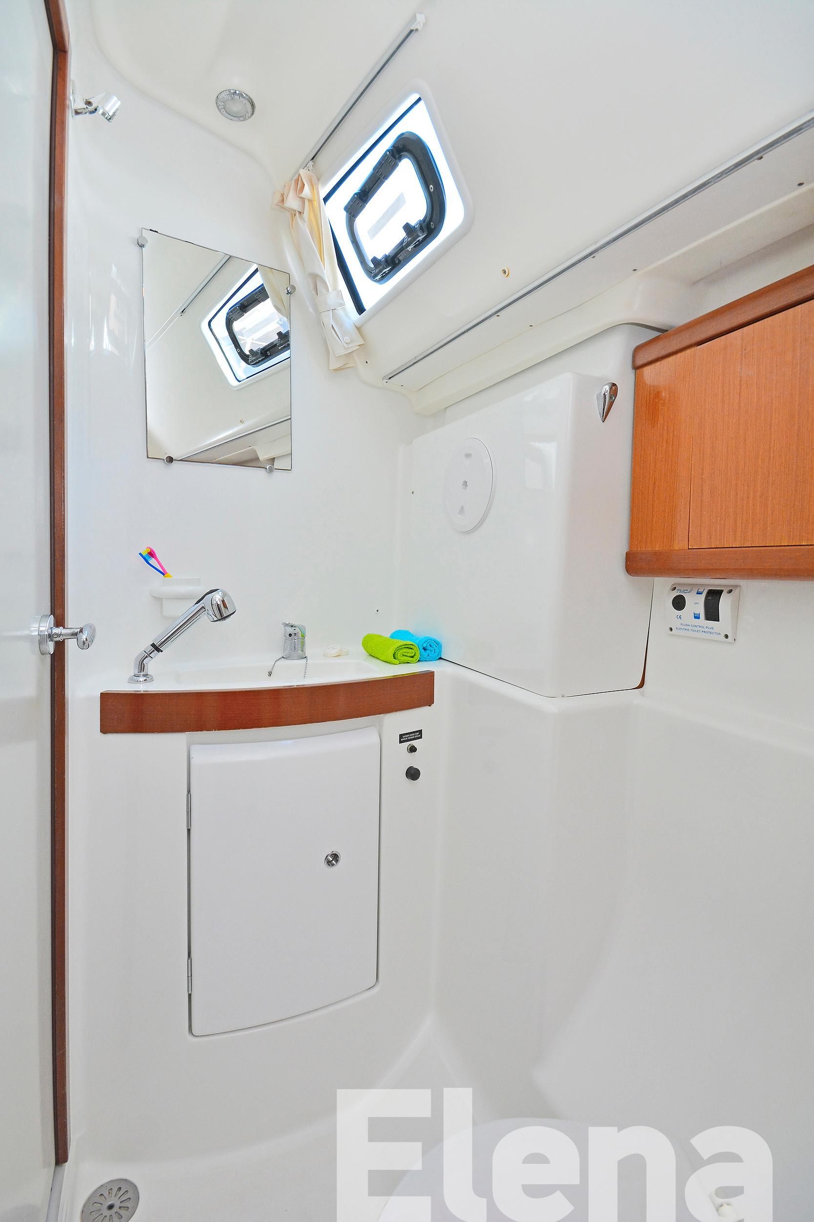 Oceanis 43 - Elena, picture 13