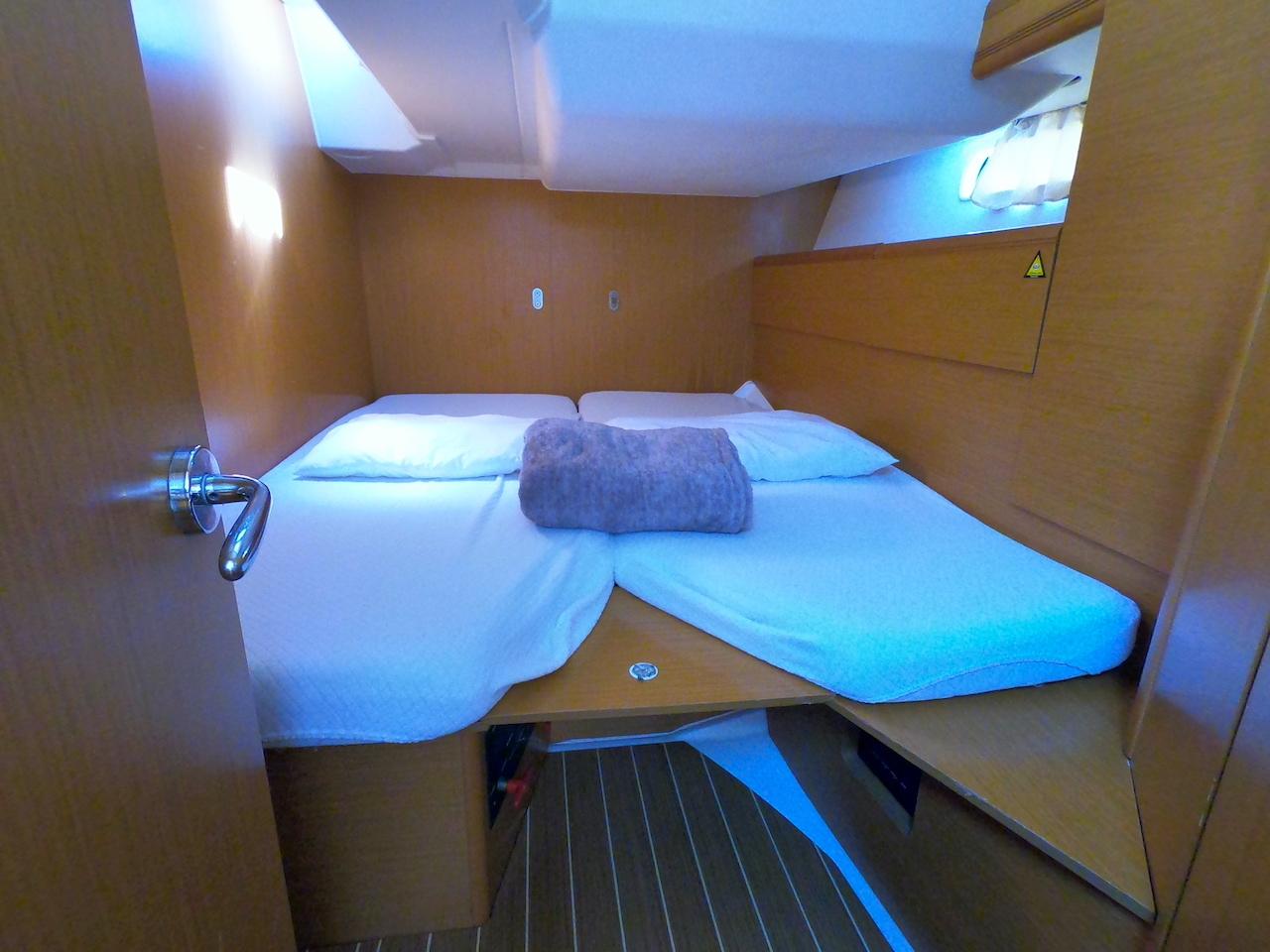 Jeanneau 53 - 5 + 1 cab. - Anita, picture 16