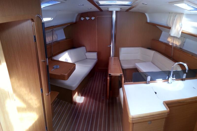 Sun Odyssey 42i Performance - Margot, picture 3