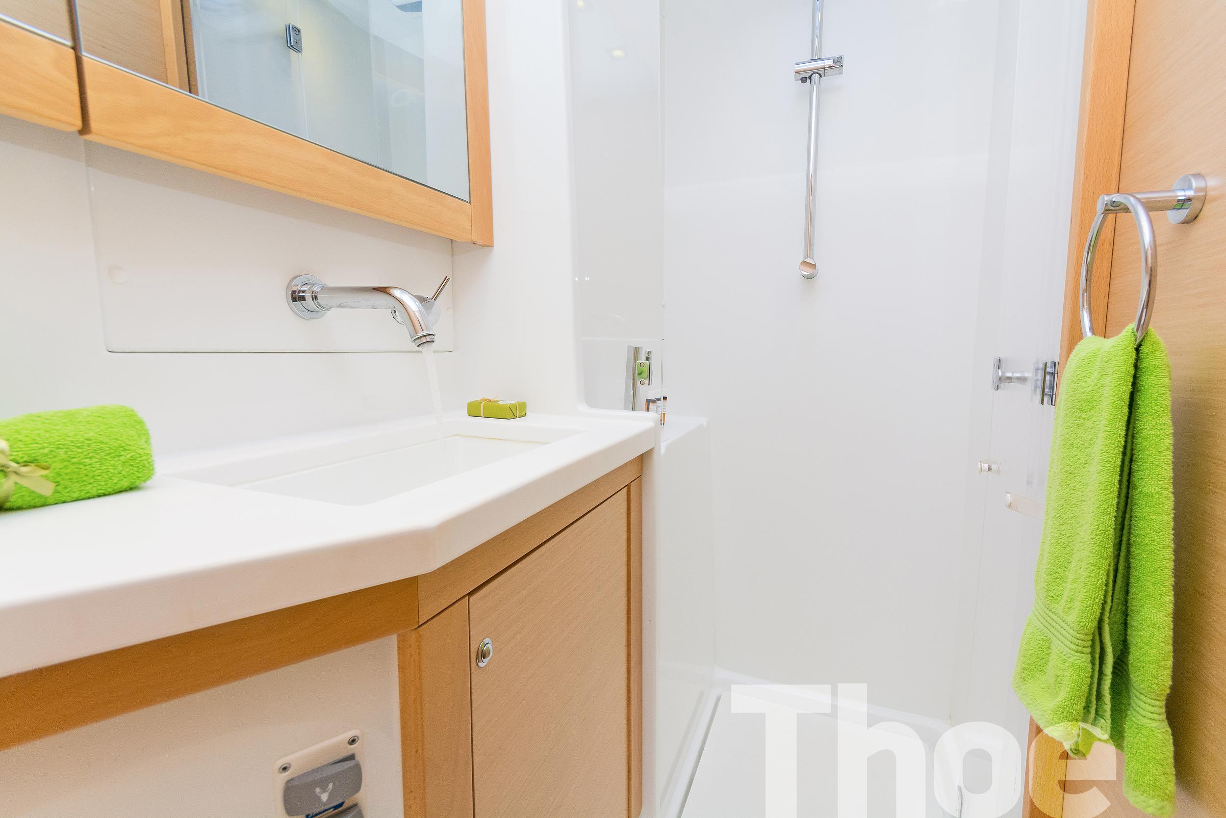 Lagoon 450 - 4 + 2 cab. - Thoe, picture 12