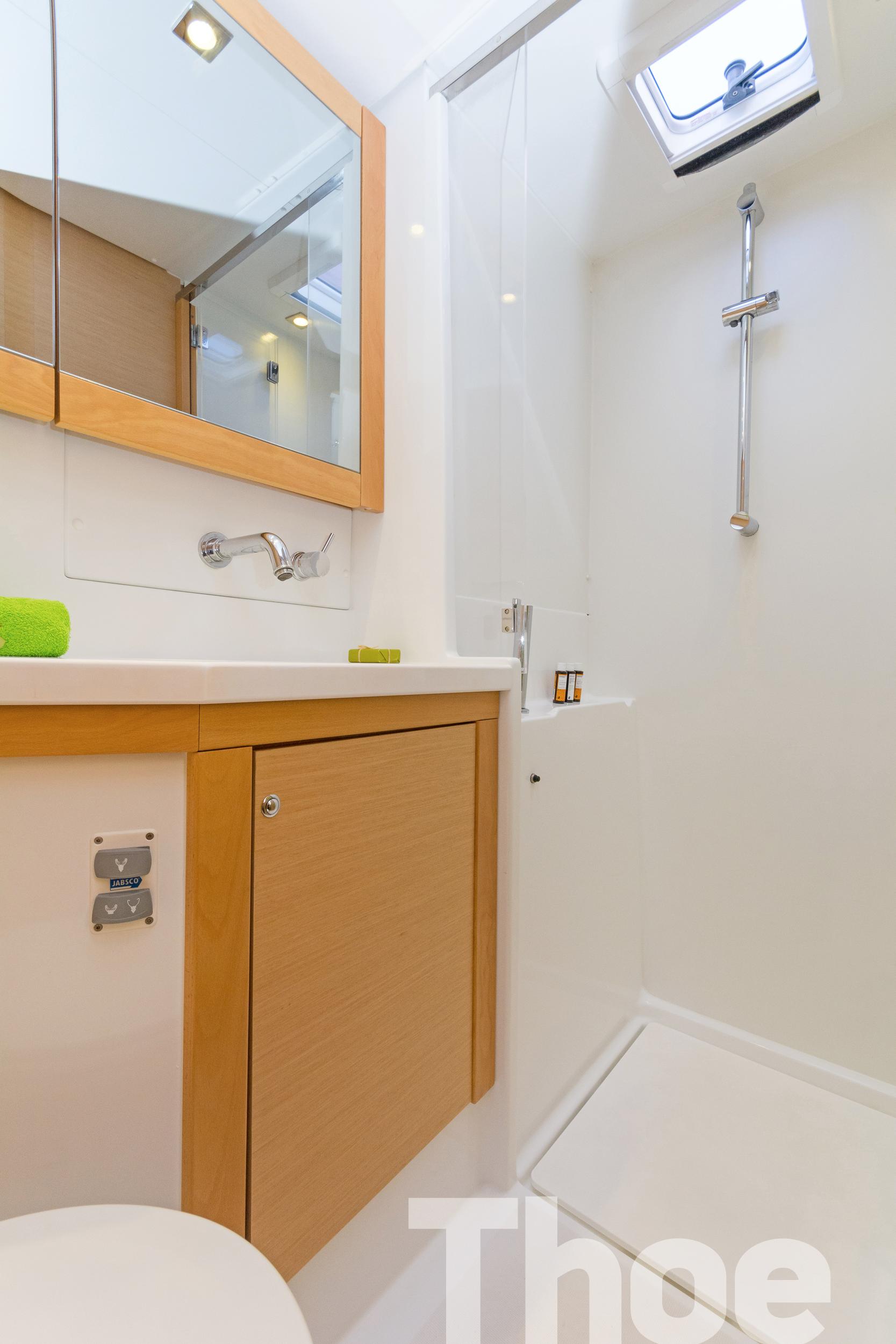 Lagoon 450 - 4 + 2 cab. - Thoe, picture 10