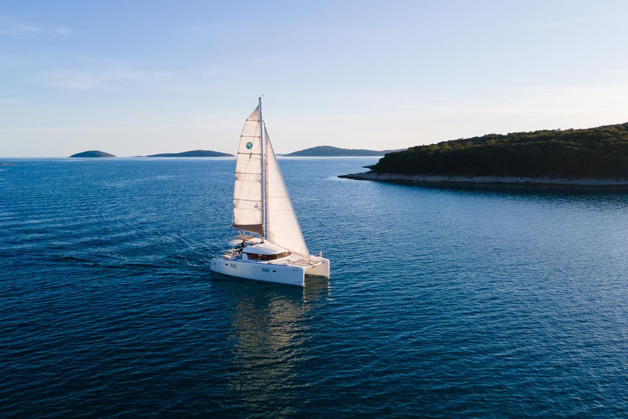 Lagoon 39 - 4 + 2 cab. - White Pearl, picture 6