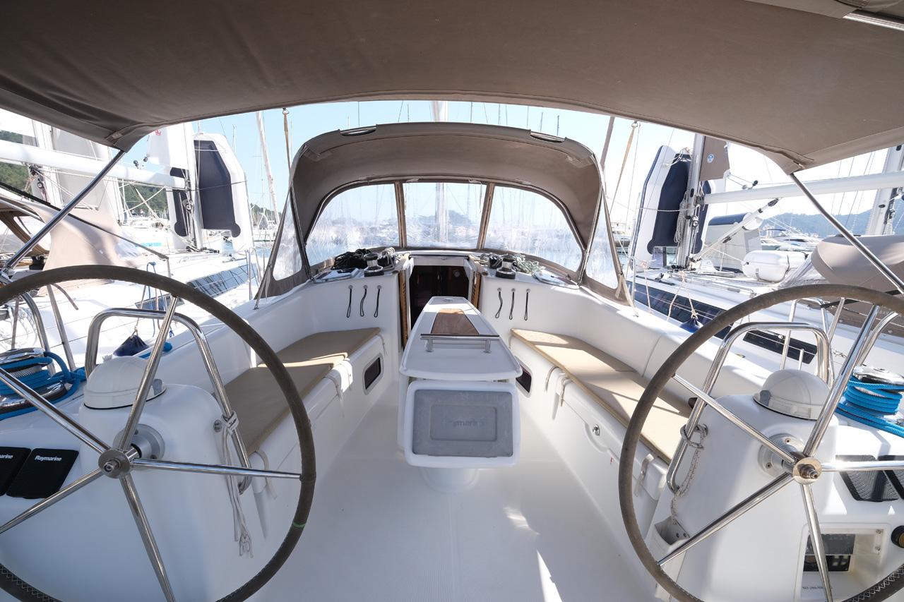 Oceanis 43 Family - 4 cab. - Sophia-Maria, picture 3