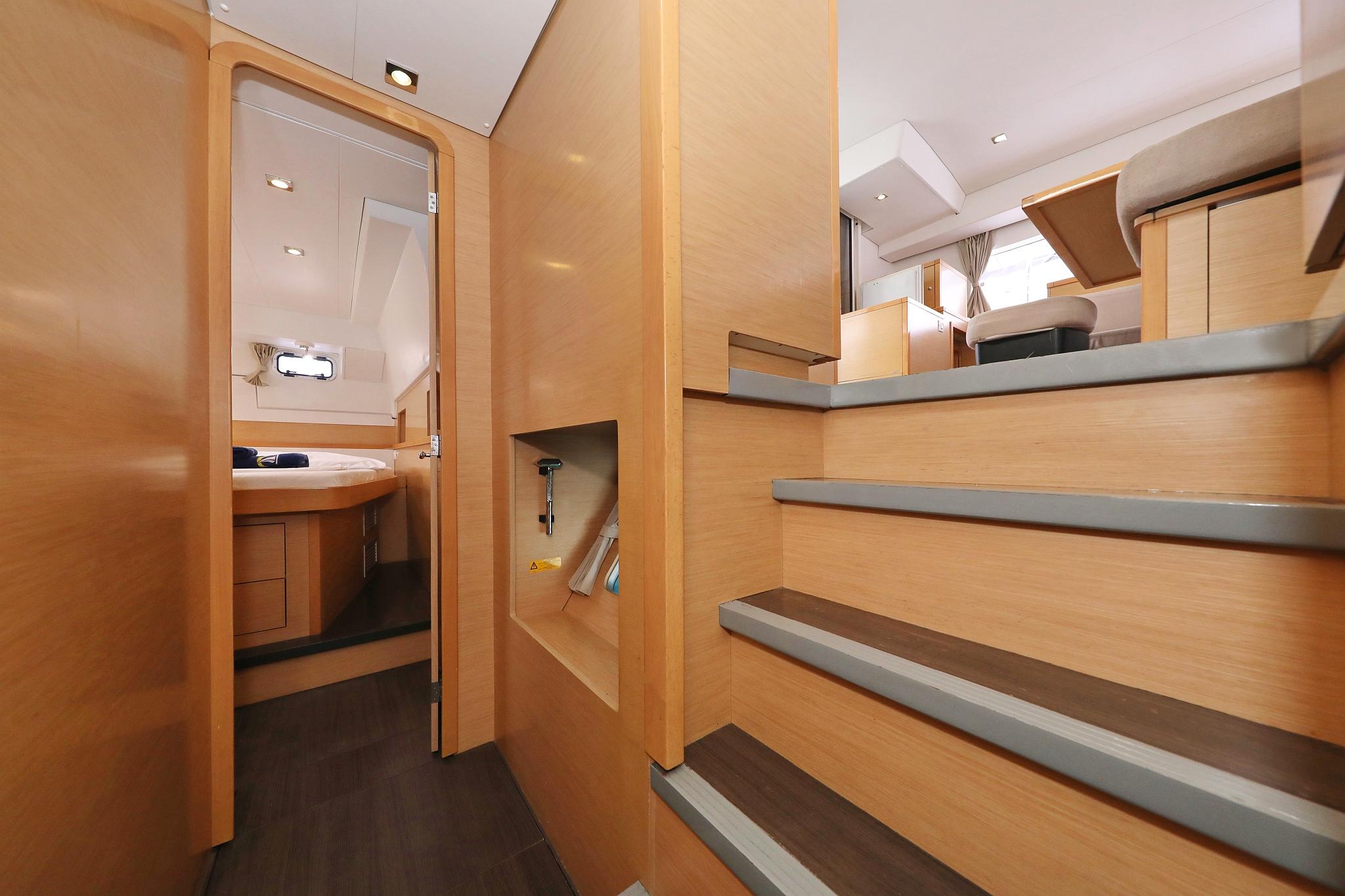 Lagoon 400 S2 - 4 + 2 cab. - Ladies First, picture 16