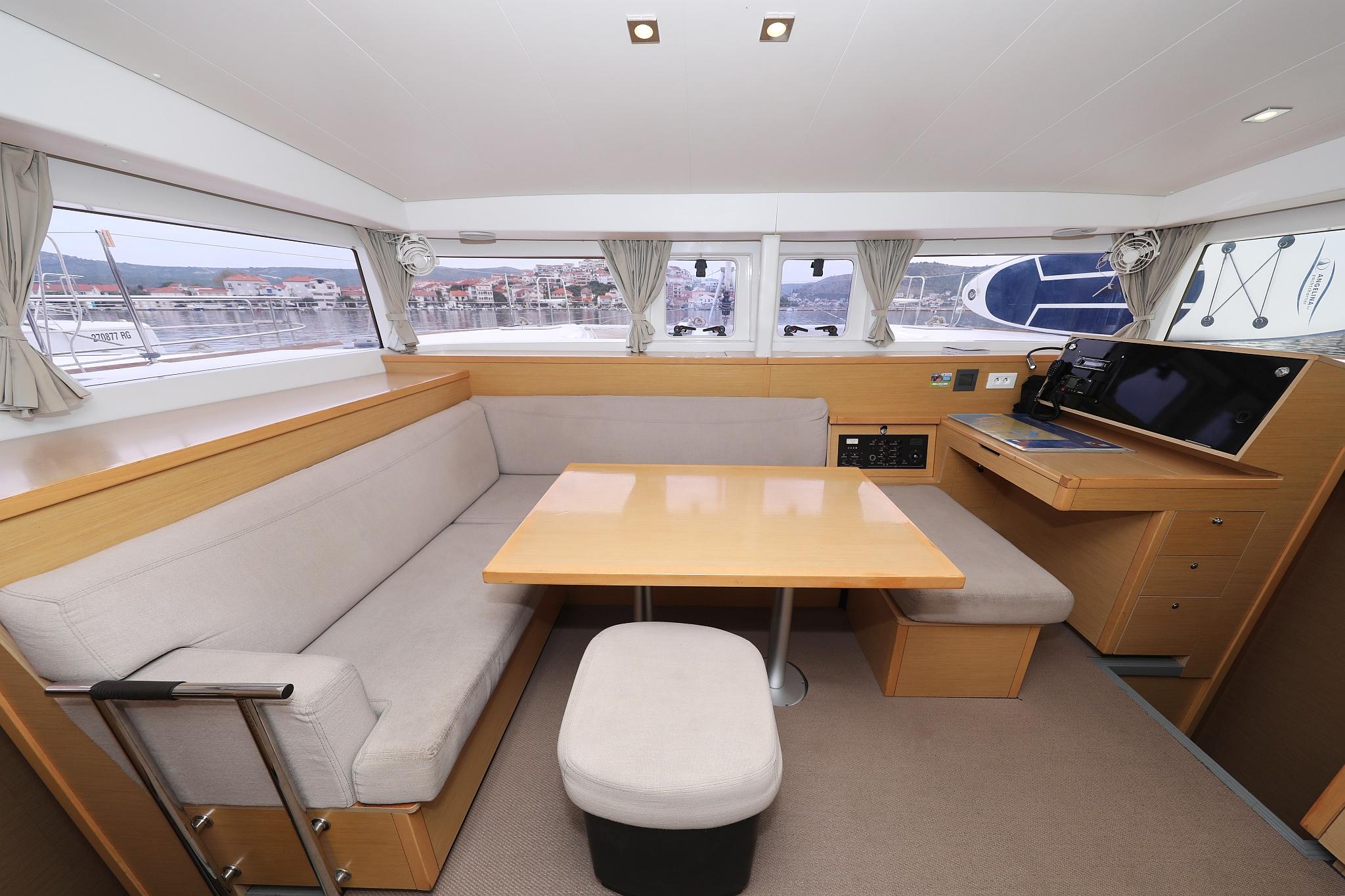 Lagoon 400 S2 - 4 + 2 cab. - Ladies First, picture 12