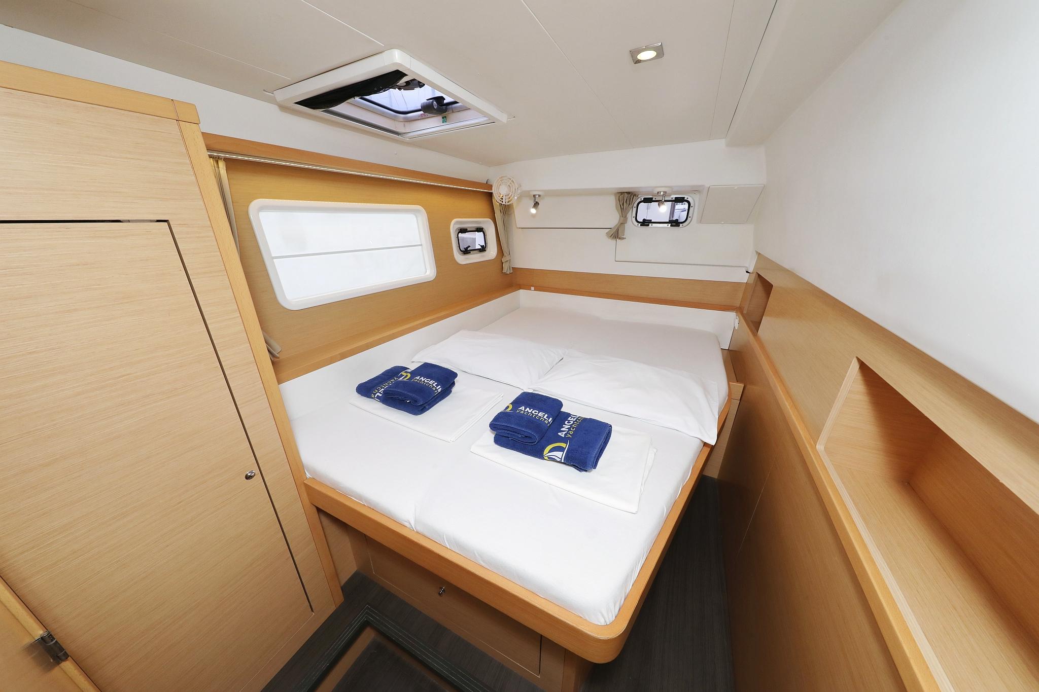 Lagoon 400 S2 - 4 + 2 cab. - Ladies First, picture 19