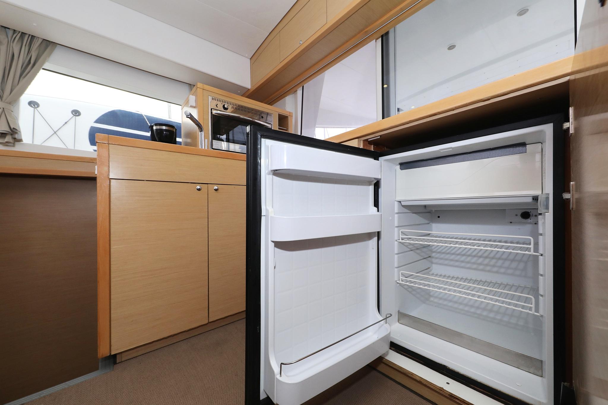 Lagoon 400 S2 - 4 + 2 cab. - Ladies First, picture 34