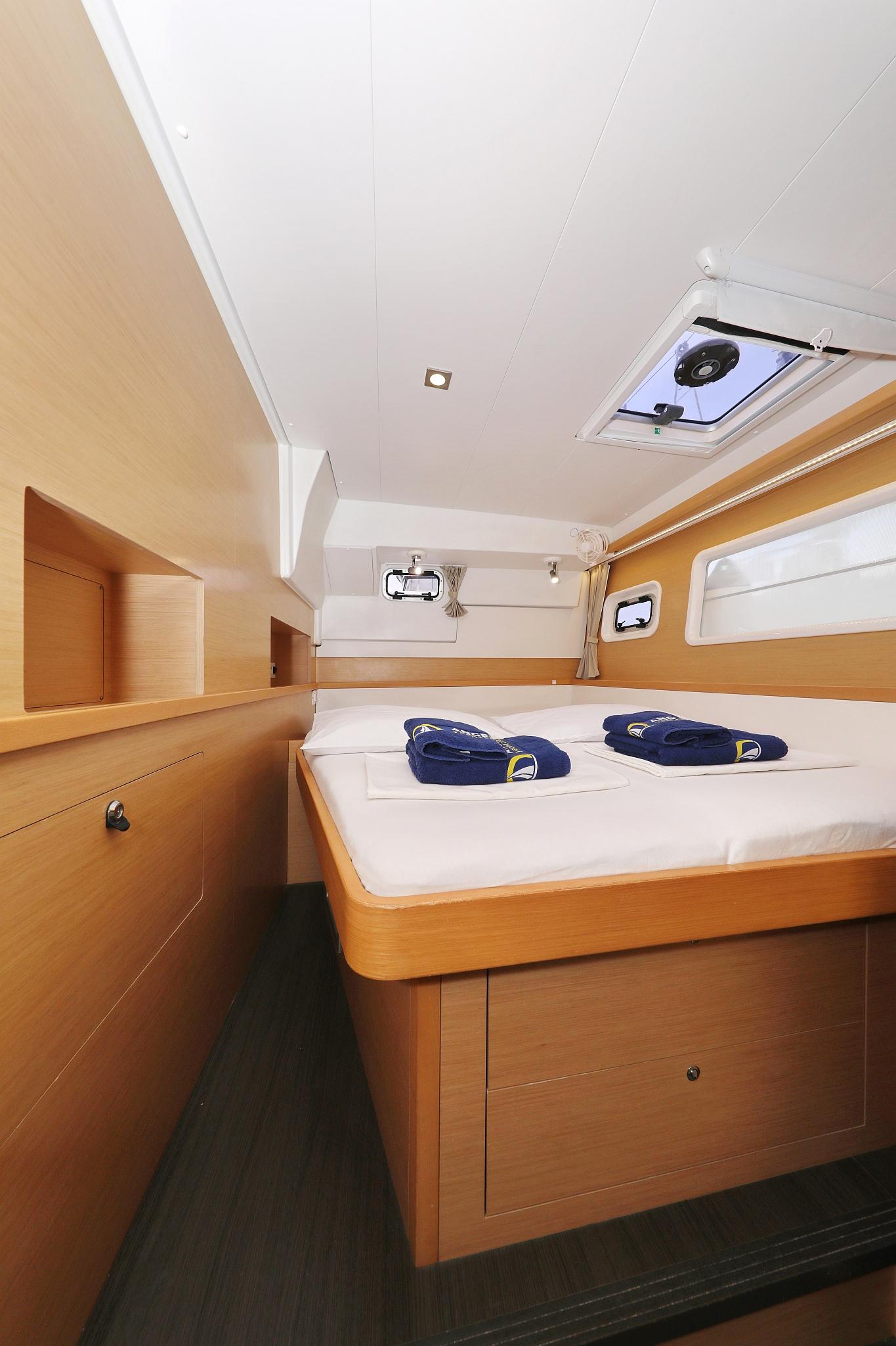 Lagoon 400 S2 - 4 + 2 cab. - Ladies First, picture 22