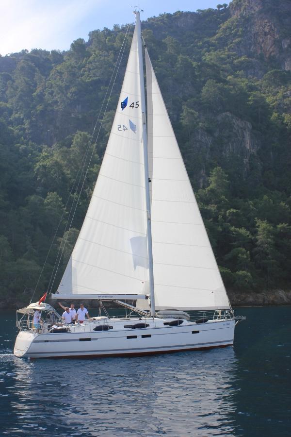 Bavaria Cruiser 45 - 4 cab. - Sail Bravo, picture 1